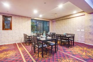 Hotel The York - Noida - 5