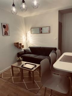 Appartement moderne Wifi Fibre et Parking privé gratuit avec balcon et ascenseur - 9