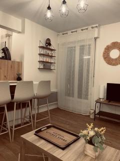 Appartement moderne Wifi Fibre et Parking privé gratuit avec balcon et ascenseur - 8