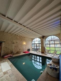 Manoir avec piscine intérieure chauffée - Saint-ouen-de-la-Cour - 6
