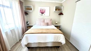 Rexford Cottage - 2