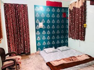 Family Home Stay - Prayagraj - 3
