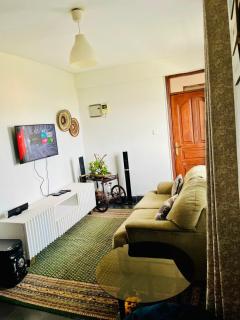 Chic & Cozy Apartment with Balcony Views Kisumu Terrace - Kisumu - 6
