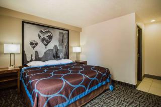 Super 8 by Wyndham Flagstaff - Flagstaff - 1