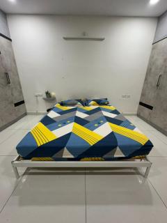 Premium Room Prime Location Hosted by an IITian - 9