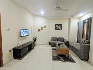 Elite 1-Bed Apartment In E11-2 - Islamabad - 4