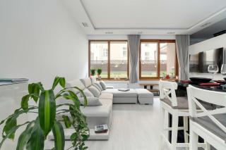 Piekny Apartament z Ogrodkiem i Tarasem & Parking by Noclegi Renters - Poznan - 3