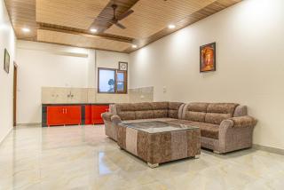The Kasauli Mountains I Guaranteed Best Price I Open Air Rooftop I Couple Friendly I Pvt Balcony I Kasauli By Exotic Stays - - 8