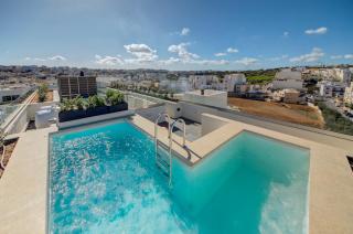 Kuya -Private 2BR Penthouse with Pool & Sunbeds By JL - Is-Swieqi - 0