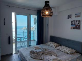 Happy Stay Mihaly - 007 - Saranda - 6