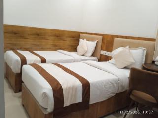 Hotel Girija Sunrise 300 Meter from Baba Dham Temple - 7