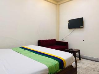Taj Homestay Agra - Agra - 3