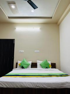 Taj Homestay Agra - Agra - 7