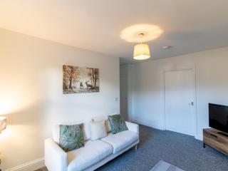 Pass the Keys Bright & Modern Flat 3Bd 3Bath Contractors! - 1