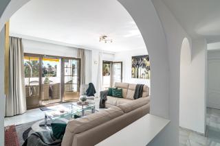 AB4 - vacation home, Marbella by Roomservices - Marbella - 2