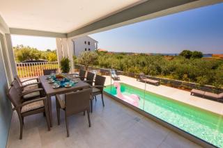 Villa with Pool and Mesmerizing Sea View - Fažana - 2
