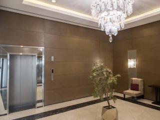 Adorable Sunny Apartment with Free Pool and Mall Access - 4