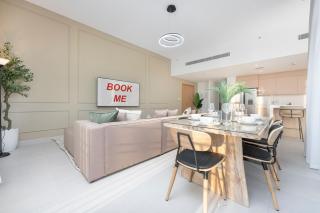 StayShort - Peaceful 4-Bedroom Bright Kitchen Space in Dubai Creek Harbour - 0
