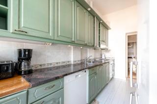 2ndhomes 2BR City Center Apartment with Balcony & Park view - 6