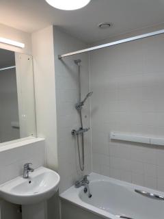 2BR-Sleeps4-Parking-Balcony-NearCityCentre - Londra - 7