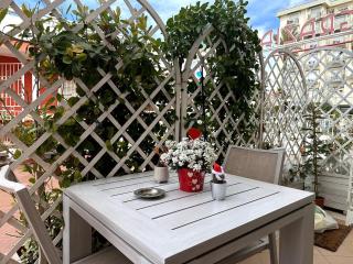 Golden Luxe - Beach house Red Moon - 2