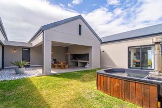 Lighthouse Villa Romansbaai - 2