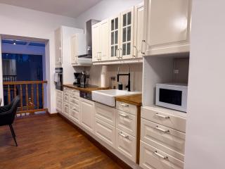 T&K Apartments - Komfortables Haus - 8 Zimmer - 6min zur MESSE - Düsseldorf - 6