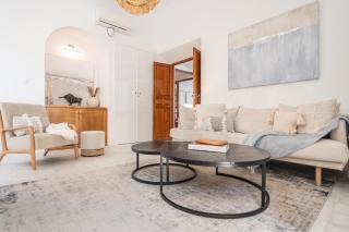 Spanish Architectural Gem Duplex - Center by REMS - 2