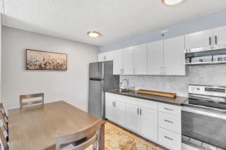 Tower 2 Suite 1208 -QQE condo - 0