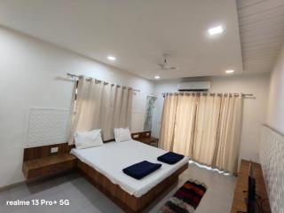 Divyaras Resort Villa - Vadodara - 3