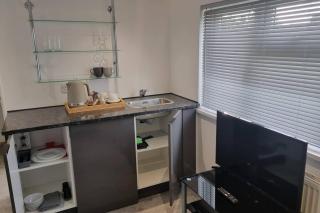 St Albans Stylish Suite with kitchenette - London Colney - 4