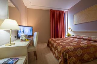 Euro Hotel - 9