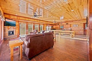 Dog Friendly Windoor Pool & Theater - Paradise! - 2