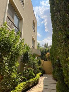 Luxury villa with swimming pool and garden - 8