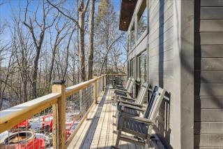 Brand New Cabin Wfire Pit, Hot Tub, Gameroom - Glade - 4