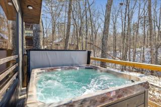 Brand New Cabin Wfire Pit, Hot Tub, Gameroom - Glade - 7