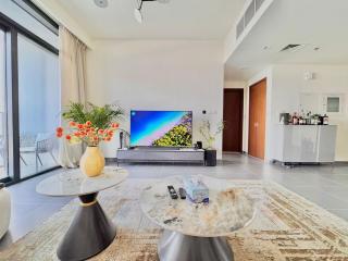 Creek edge,1 bedroom apartment, creek Harbour, high Floor - 0