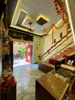 HOTEL SHIVAYY MAJESTIC 3 km from kashi vishwanath temple - Varanasi - 4