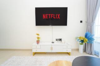 AWS Holiday Homes - Perfect Dubai Stay! - 4