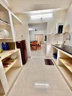 Mee Homes Madhapur Family Stay Fully Furnished 2 BHK Premium Flats 302 - Hyderabad - 5