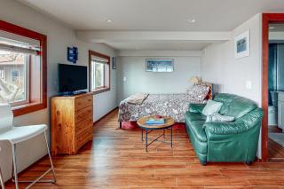 Sunset Studio - Tyee Beach - 7
