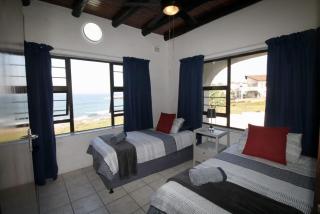 Uvongo Cabanas 13B - Uvongo Beach - 2