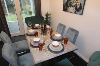 4 Bedroom House Near Manchester Airport, Wythenshawe Hospital and Trafford Centre - Wythenshawe - 3