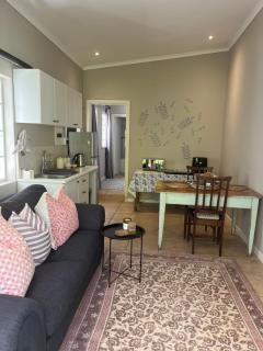 Bloom and Berry Cottage - Hallack Rock - 6