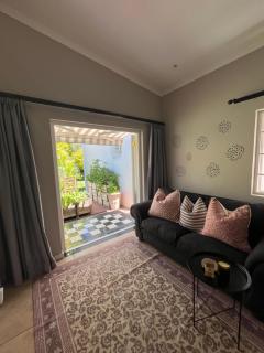 Bloom and Berry Cottage - Hallack Rock - 7
