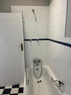 Bloom and Berry Cottage - 2