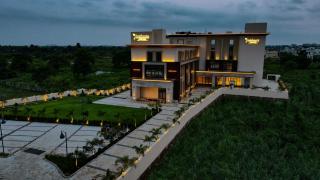 Krishna's courtyard Hotel & Convention - Urāli - 0