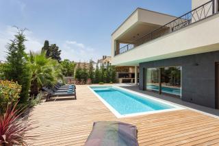 Villa One Way for 8 people near Medulin with heated pool, kids playground & only 200 m from the beach - Banjole - 0