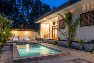 MAHA GUNUNG Guest House - Ubud - 0
