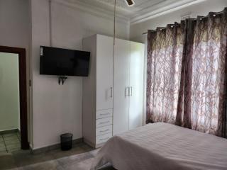 Idube Power Hub Guest House - 9